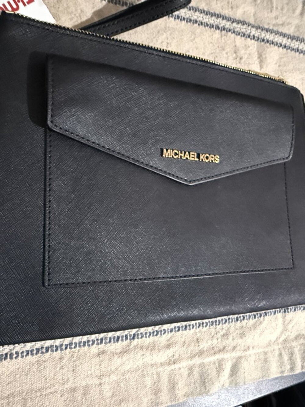 Michael Kors Black Saffiano Leather Large Zip Pouch Clutch | Wristlet | Gold HW - Picture 3 of 7